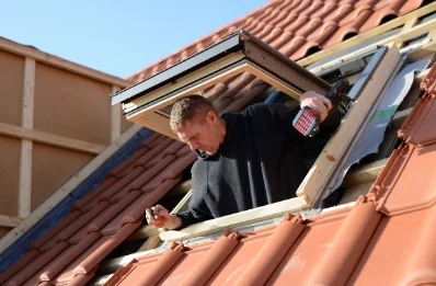 Pose de fenêtres de toit Velux à Raddon-et-Chapendu